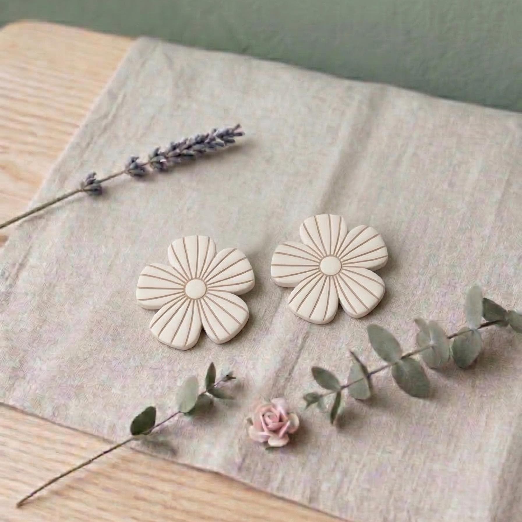 Stripe daisy Cutter Clay Cutters